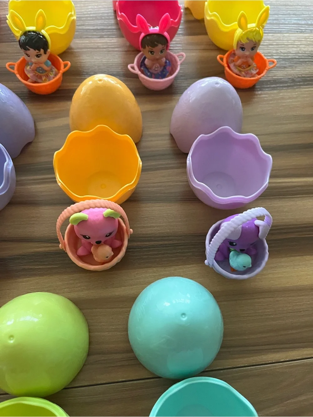 Barbie Color Reveal Easter Eggs 18 Egg Bundle